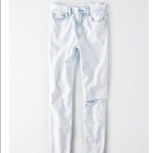 Light Wash American Eagle Distressed Mom Jean